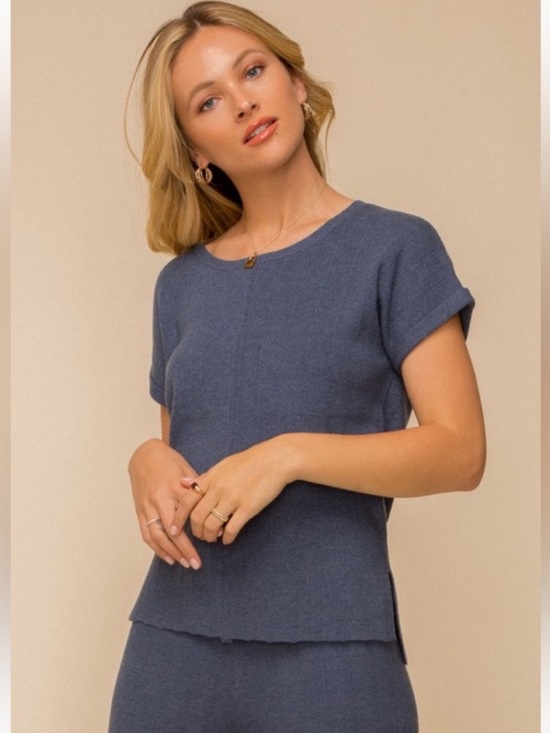 Hem & Thread Tops - NWT Hem & Thread Textured Sweater Short Sleeve Top